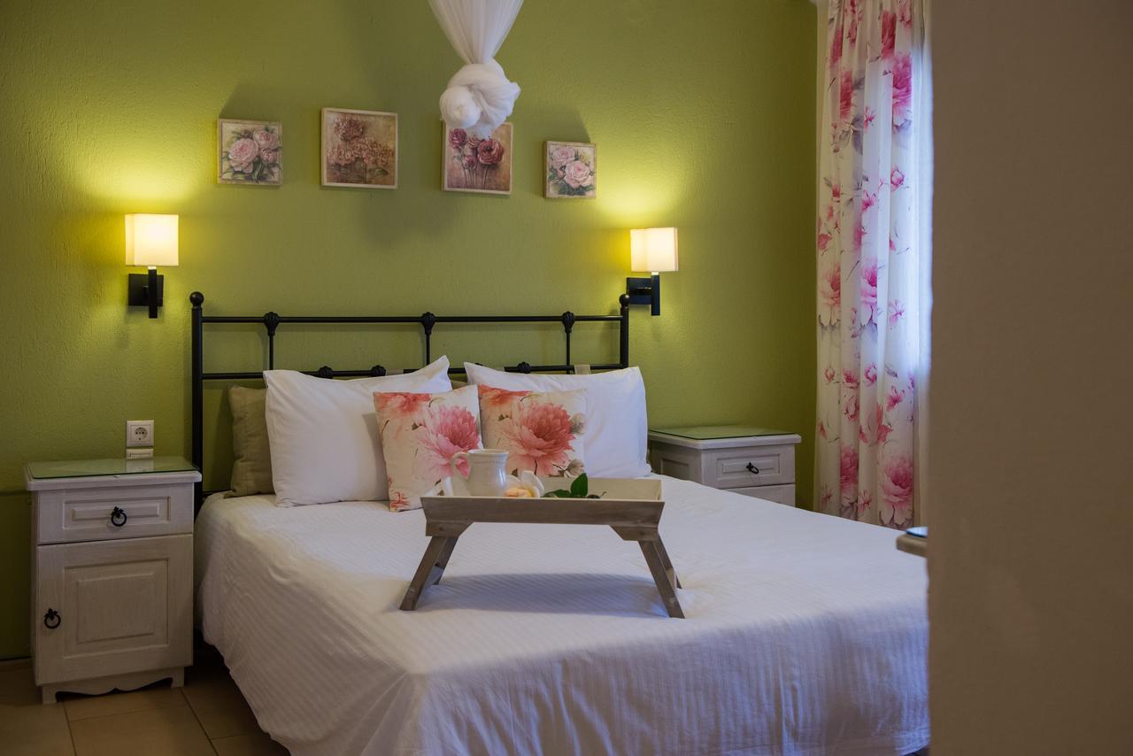 Traditional Arsanas Apartments Nikiti  Room photo